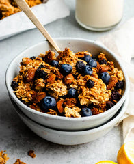 SUPER FOOD BLUEBERRY GRANOLA TOPPING
